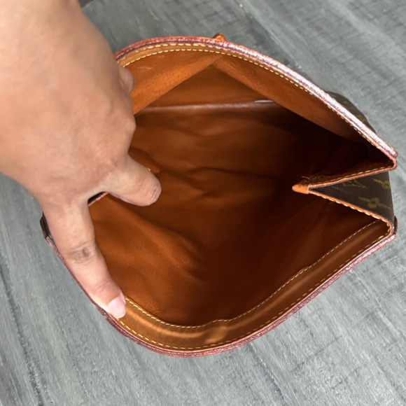 Louis Vuitton Monogram Clutch - Picture 5 of 13